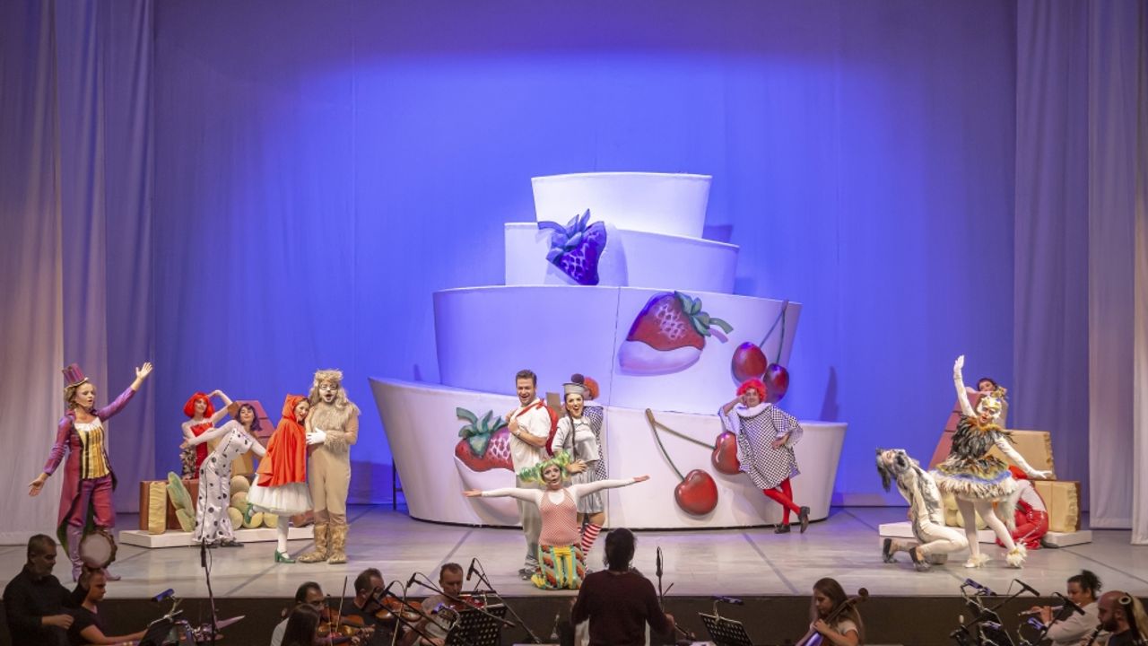 Antalya Devlet Opera ve Balesi "Şekeronya" oyununu sahneleyecek