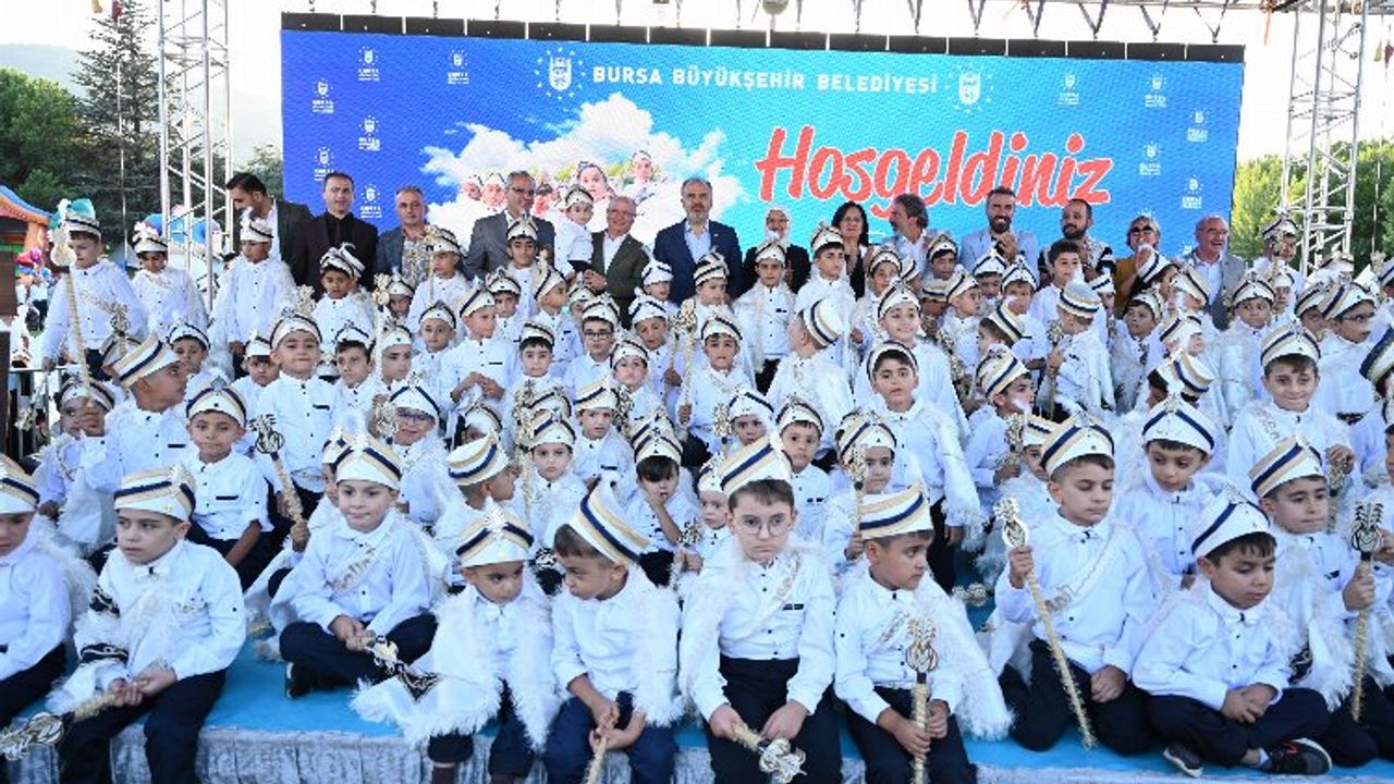 Bursa'da 1000'den fazla çocuk erkekliğe ilk adımını attı