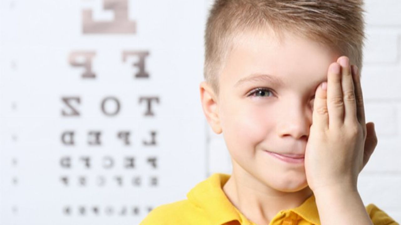 Göz rahatsızlıkları okul başarısını doğrudan etkiliyor