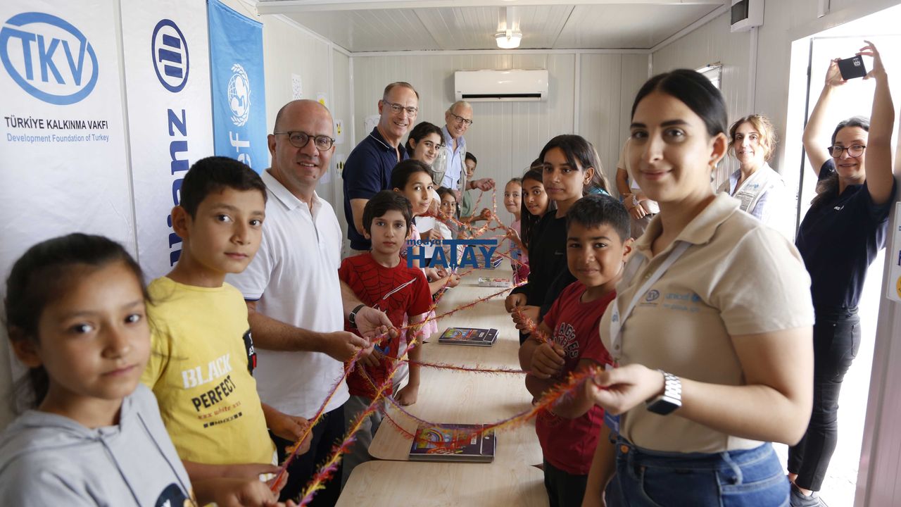 Allianz , UNICEF ile birlikte deprem bölgesini ziyaret etti