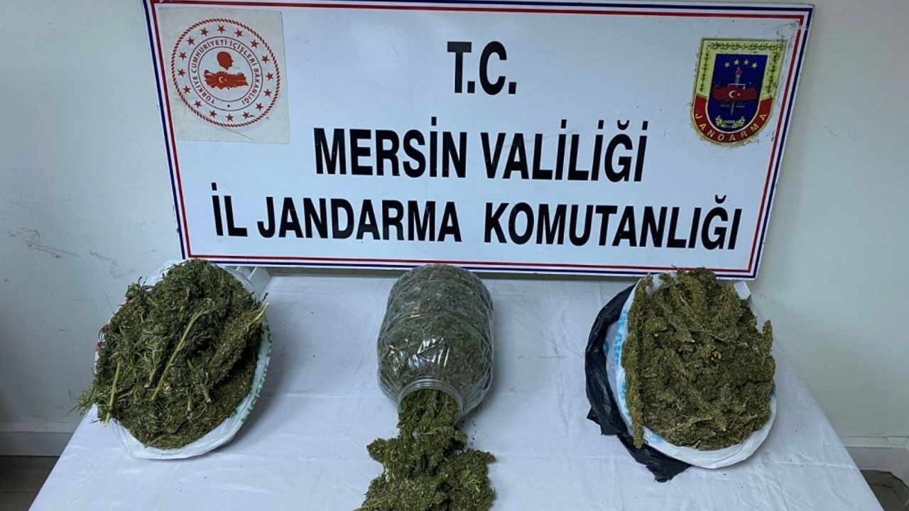 Mersin'de uyuşturucu operasyonunda yakalanan 4 zanlıdan 2'si tutuklandı