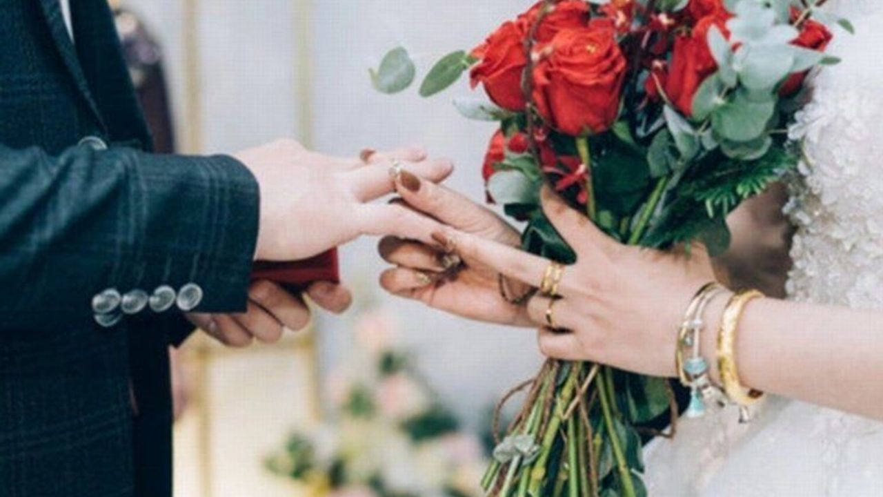 Meclisten geçti... Evlenecek çiftlere 2 yıl geri ödemesiz kredi kararı 'Resmi'leşti