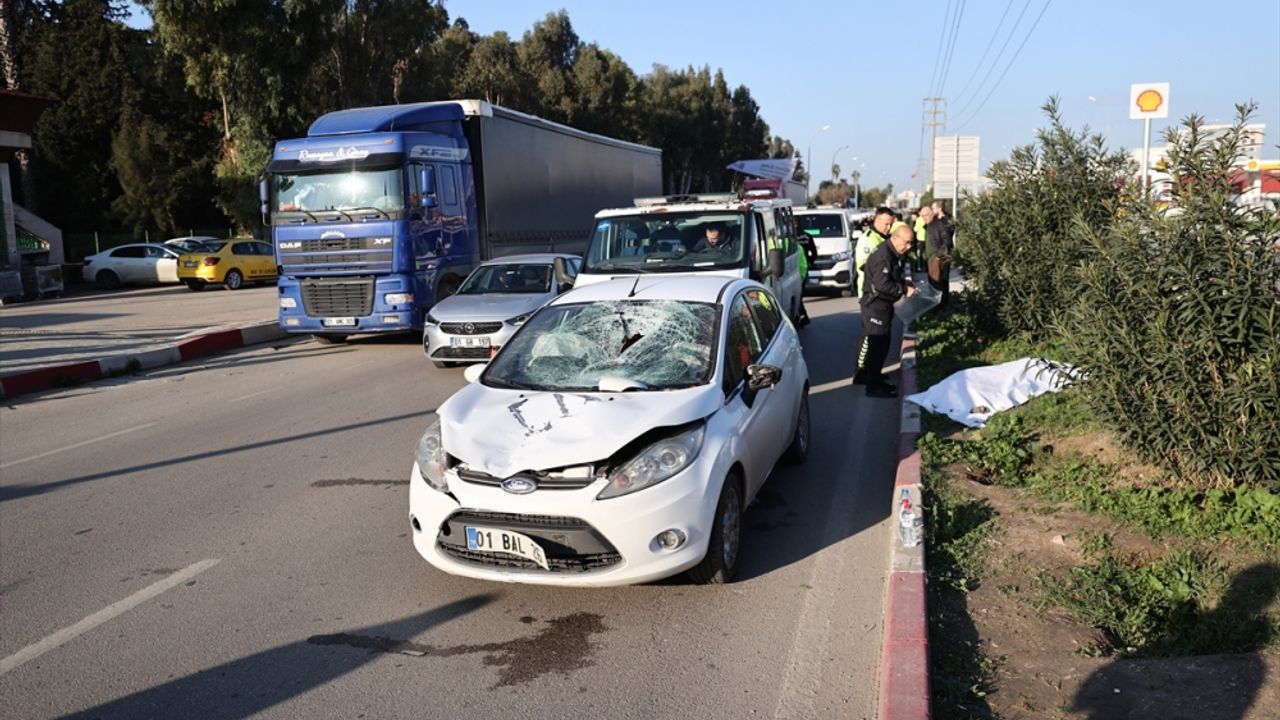 Adana'da otomobilin çarptığı yaya yaşamını yitirdi
