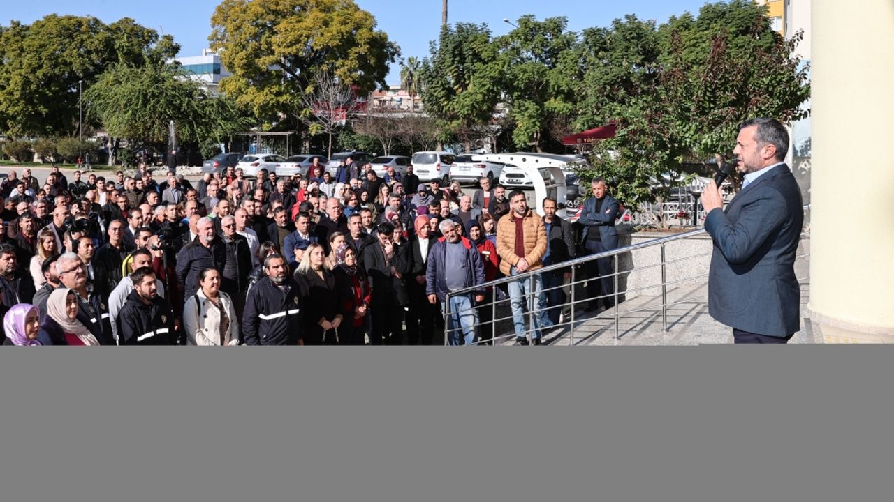 AK Parti Adana Büyükşehir Belediye Başkan adayı Kocaispir, personelle buluştu