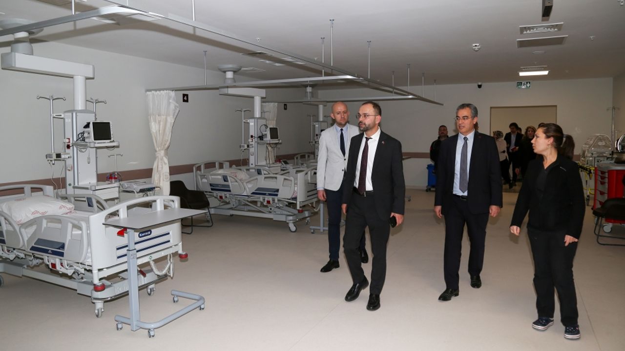 Antalya İl Sağlık Müdürü Ekingen, sağlık kuruluşlarını ziyaret etti