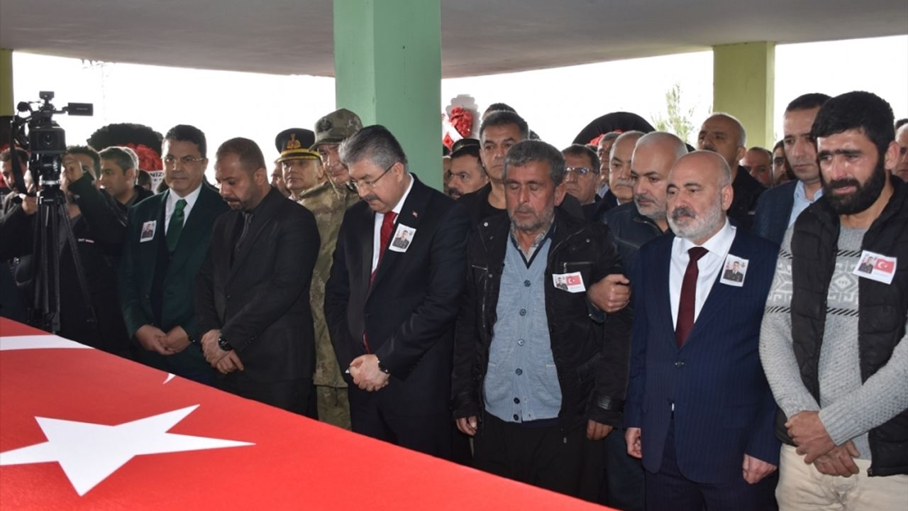 Şehit Piyade Uzman Çavuş Kadir Dingil'in cenazesi, Osmaniye'de defnedildi