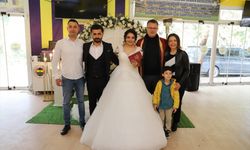 Depremzede çiftin nikah şahitliğini damadı enkazdan çıkaran polis yaptı