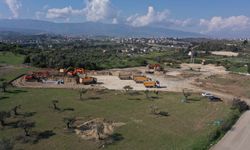 Hatay'da devlet hastanesinin inşası için çalışmalar 24 saat esasına göre sürüyor