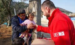 Türk Kızılay depremzede şehit yakınlarını da yalnız bırakmıyor