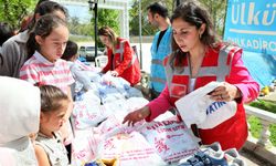 Kahramanmaraş'ta Allı Turna Kadın Derneğinden çocuklara bayram hediyesi