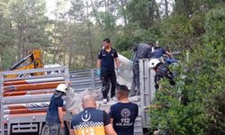 Antalya'da kayalığa çarpan kamyonetteki 2 kişi öldü, 1 kişi yaralandı