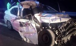 Hatay'da kamyona çarpan otomobildeki 2 kişi öldü