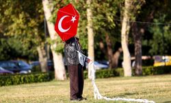 Antalya'da "Türkiye Yüzyılında Bin Çocuk, Bin Uçurtma Şenliği" düzenlendi