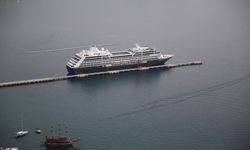 Kruvaziyer "Azamara Pursuit" Alanya Limanı'na demirledi