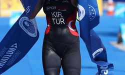 Milli triatlet Selinay Tuğçe Kır, Avrupa Triatlon Kupası'nda altın madalya kazandı