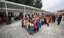 AKUT Vakfı tarafından Hatay'da iki prefabrik okul yaptırıldı