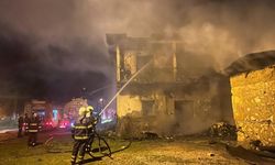 GÜNCELLEME - Adana'da evde çıkan yangında anne ve 2 çocuğu hayatını kaybetti