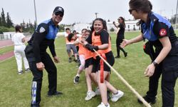 Adana'da öğrenciler, "Geleneksel Çocuk Oyunları Şenliği"nde eğlendi