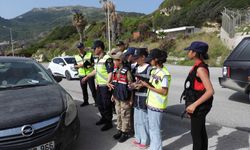 Samandağ'da 23 Nisan'da trafik denetimini çocuklar yaptı