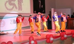 Burdur'da özel eğitim öğrencileri koro ve halk oyunu gösterisi sergiledi