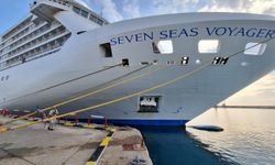 Lüks yolcu gemisi "Seven Seas Voyager" Antalya Limanı'na demirledi