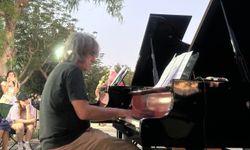 Alman piyanist Reiner Weiss, barış için Antalya'da konser verdi