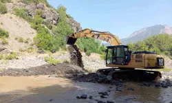 Hatay Büyükşehir Belediyesi Dere ve Kanal Temizliğini Hızlandırdı