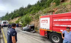 Hatay'da Yayla Yolunda Otomobil Devrildi: 3 Kişi Yaralandı