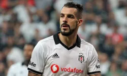 Sosyal Medyadan Duyurdu! Beşiktaş’ın Eski Yıldızı Futbolu Bıraktı!