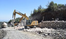 Başkan Öntürk'ten Dev Proje: Serinyol-Madenli Yolu Yenileniyor, Personel Ödüllendiriliyor!