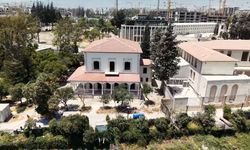 Hatay Valisi Masatlı, restorasyonu süren tarihi valilik binası ve konutunda incelemelerde bulundu