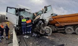 Hassa’da Hafriyat Kamyonu ile Tır Çarpıştı: 1 Yaralı