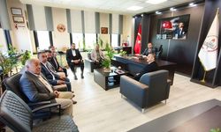 MHP Heyeti Altınözü Millî Eğitim Müdürü’nü Ziyaret Etti