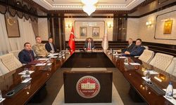 Hatay Valiliği’nde İl Asayiş ve Güvenlik Toplantısı Gerçekleştirildi