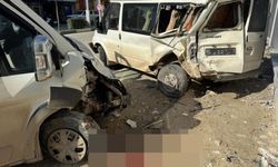 Altınözü’nde Minibüs Kazası: 2 Yaralı