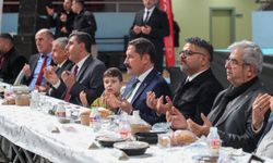 Hatay Valisi Muhtarlarla İftarda Buluştu