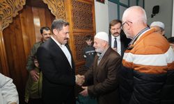 Vali Masatlı Ramazan’ın Son Teravihinde Saf Tuttu