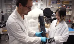 Telefon Boyutunda Giyilebilir Cihaz Geliştirildi