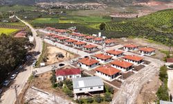 Karamağara’da Köy Evleri Teslim Edildi