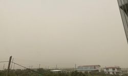 Hatay’da Gökyüzü Toz Bulutuyla Kaplandı