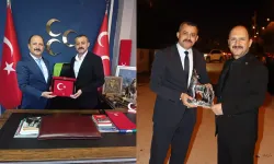 Akpınar’dan Başkan Türk’e Anlamlı Jest: Bozkurt Heykeli Yeniden Makamda