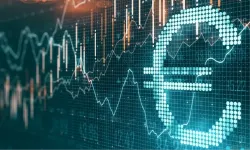 Dolar Yükseldi, Euro Geriledi