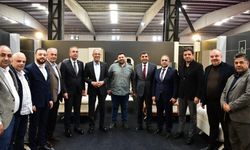 Yapar, Mobilya Fuarı’nda Esnafla Buluştu