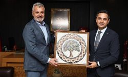 Mehmet Öntürk’ten Defne Kaymakamı Oğuz Cem Murat’a Ziyaret