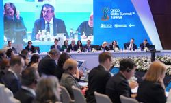 Bakan Tekin, OECD Beceriler Zirvesi’nde Oturuma Başkanlık Etti