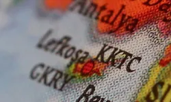 KKTC Başbakanı Ünal Üstel’den Fransa’nın Güney Kıbrıs Hamlesine Tepki