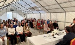 AK Parti Hatay İl Kadın Kolları Haftalık Toplantısını Gerçekleştirdi