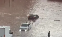 Gaziantep’te Fırtına Hayatı Durma Noktasına Getirdi