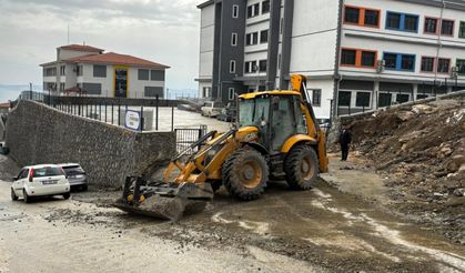 Okul Önündeki Çamur Sorununa Hızlı Müdahale