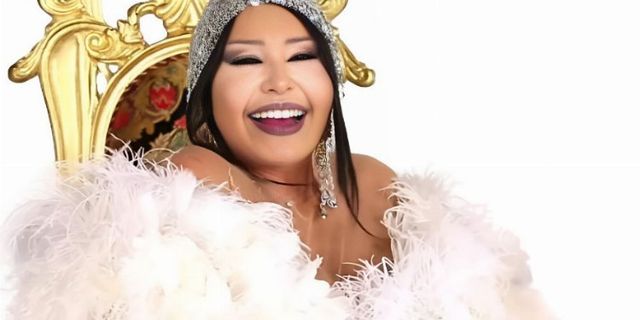Diva'ya 'Elmas Plak' verildi!